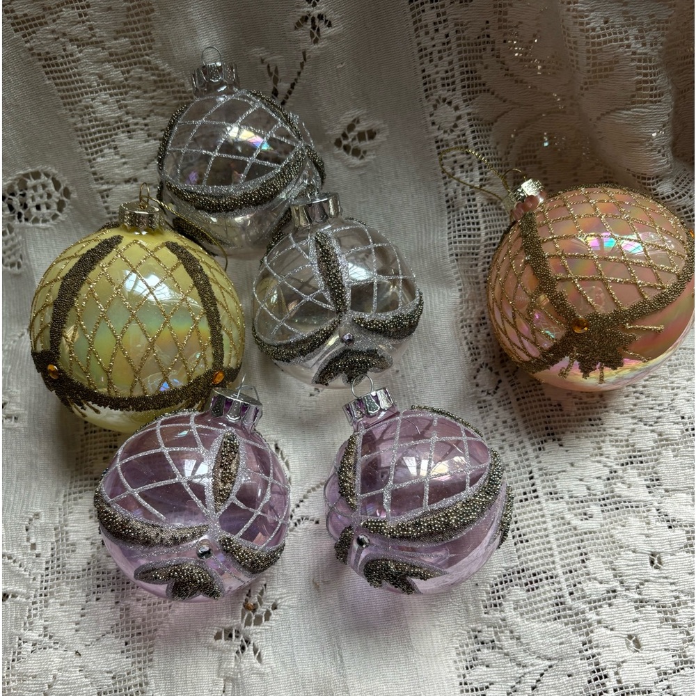 Beautiful elegant glass Christmas ornaments 6